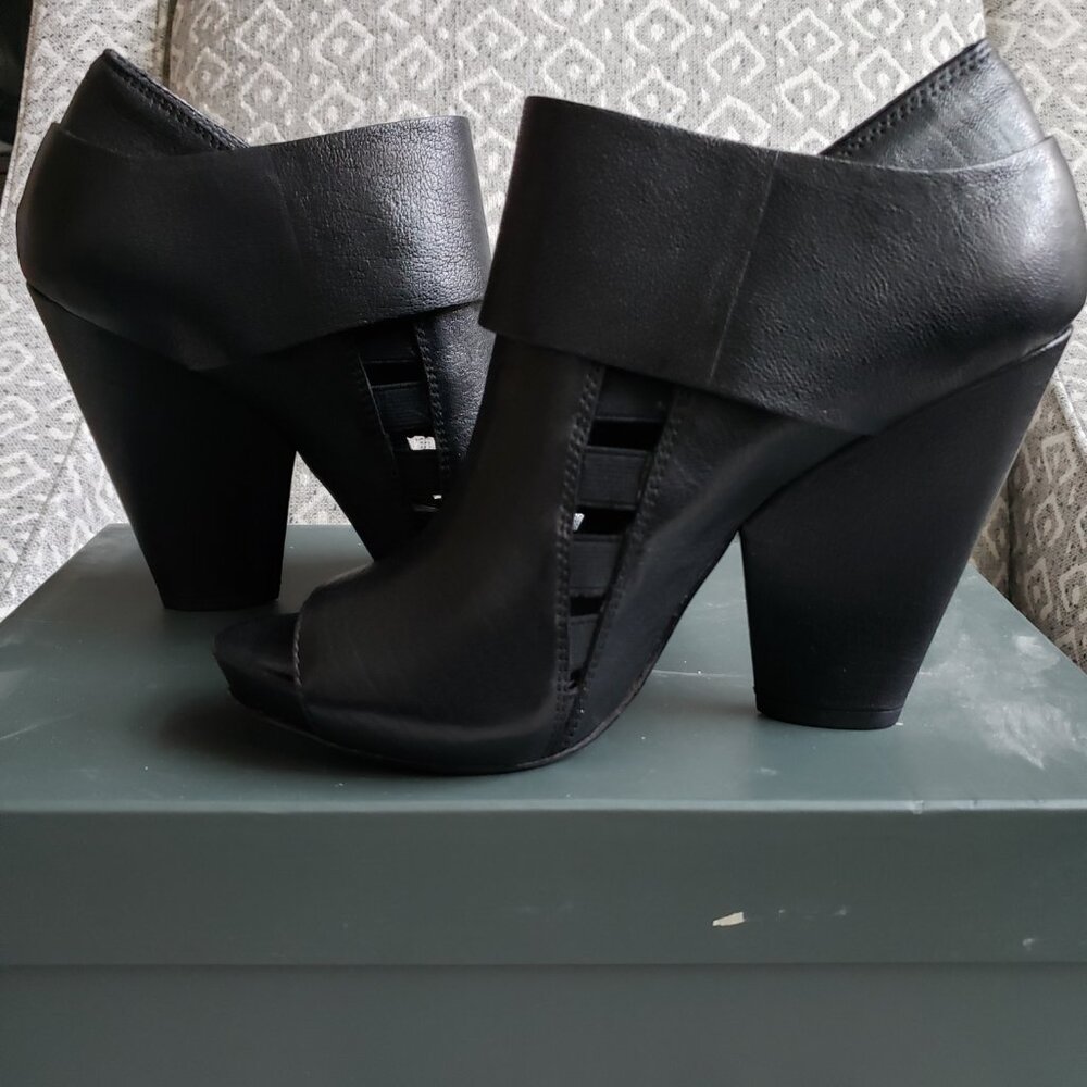 7 for All Mankind Women's Chandra Bootie 9 M/Black
